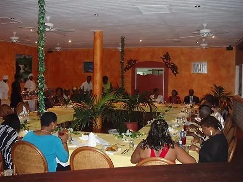 Gem Holiday Beach Resort St. George's 3*,